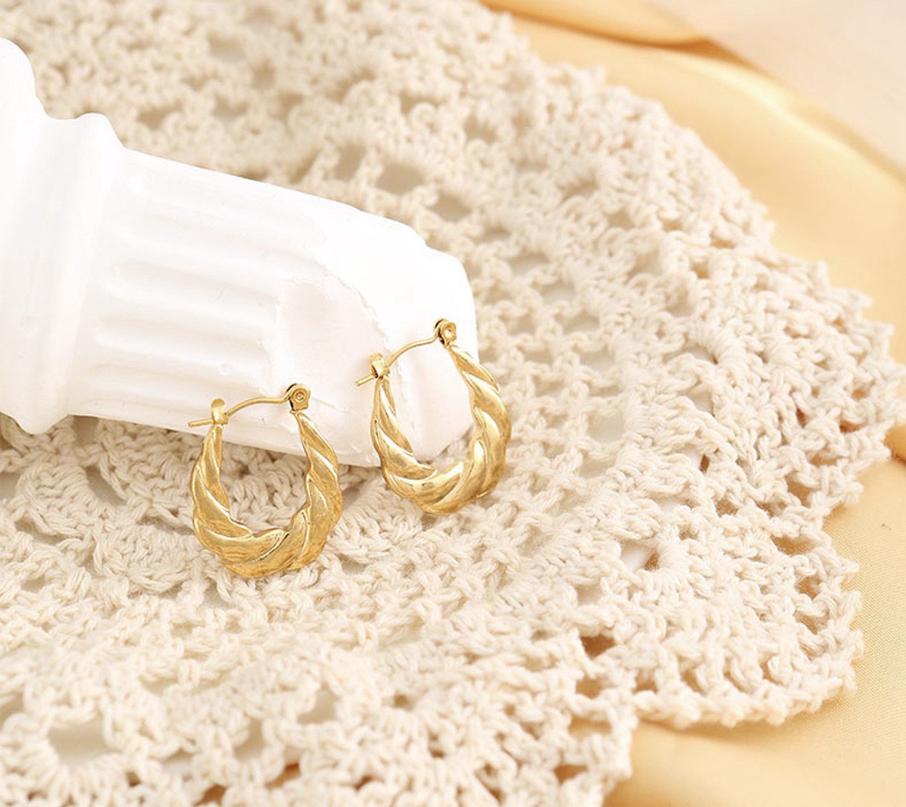 Nora earring