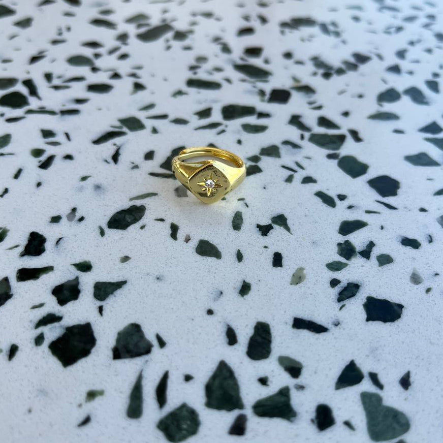 Helena Pinky Ring