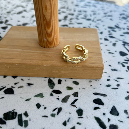 Eva Ring