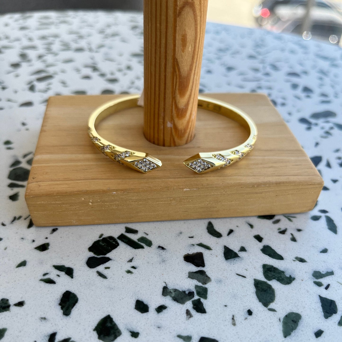Ava Bangle