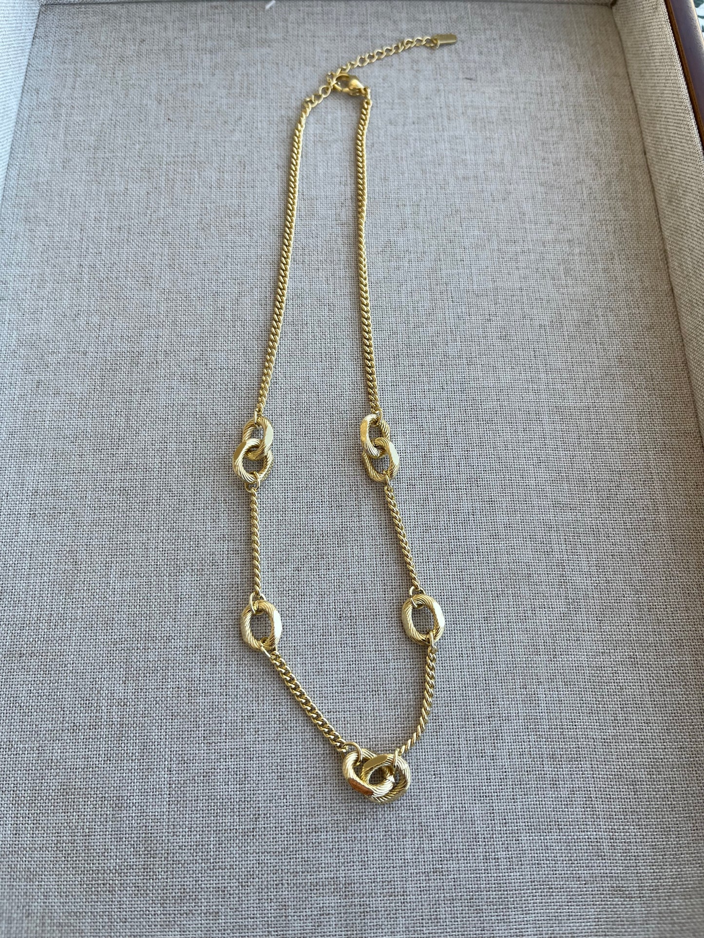 Zoya Necklace