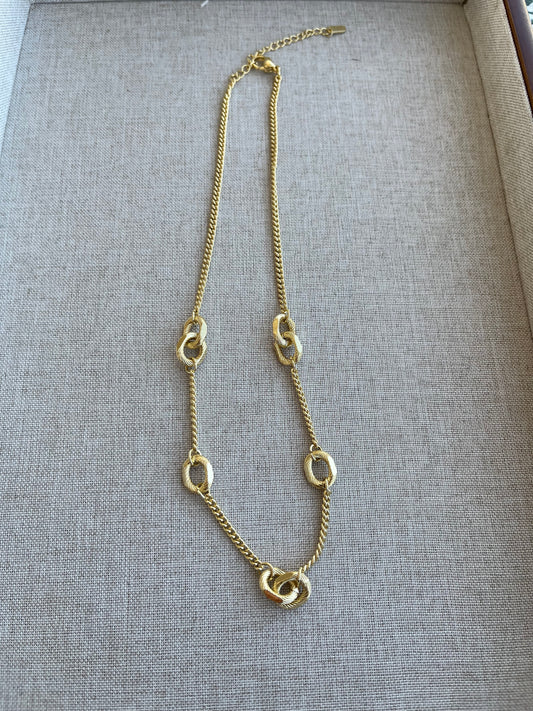 Zoya Necklace