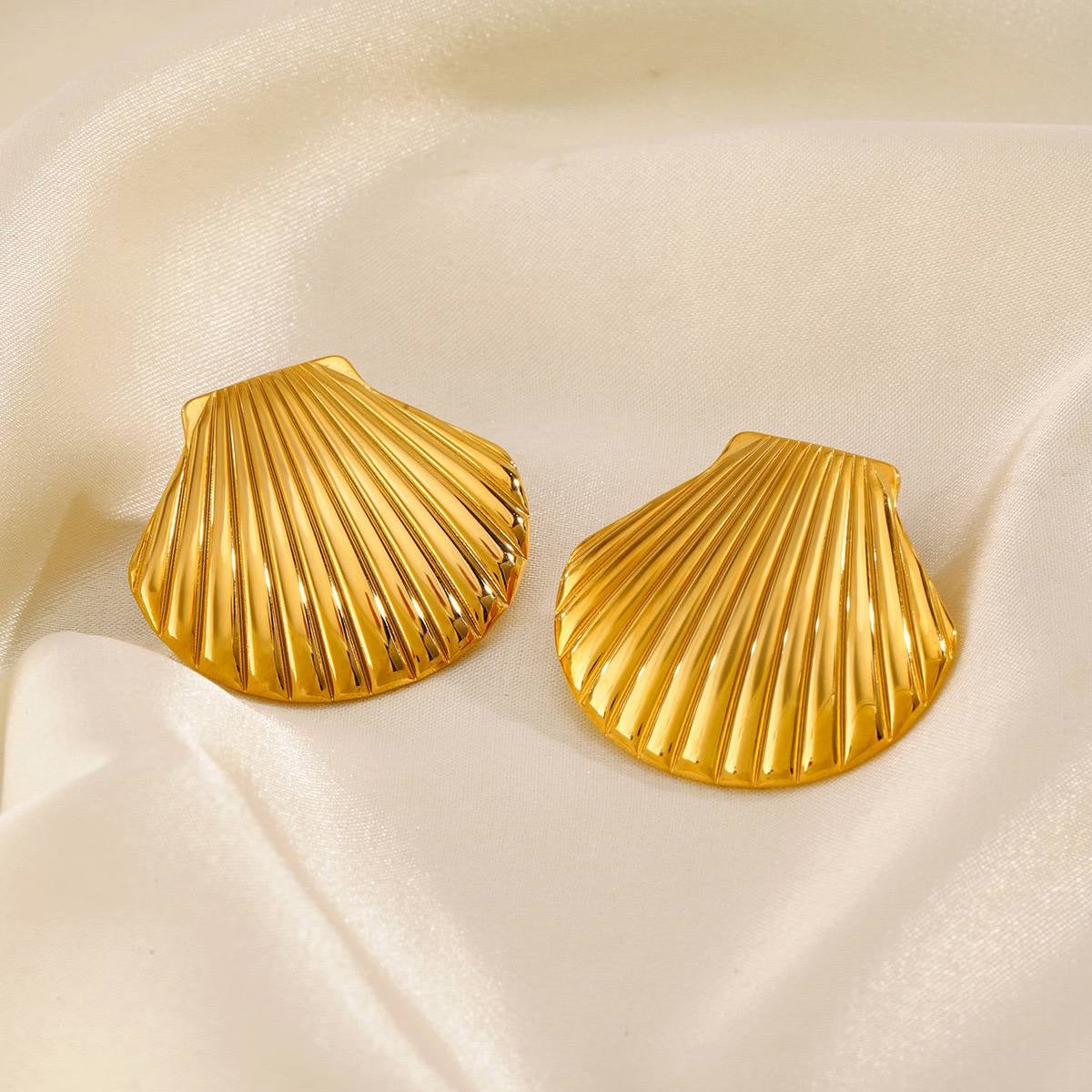 Isabella earring