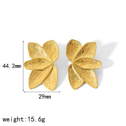 Victoria earring