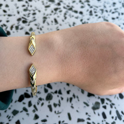 Ava Bangle
