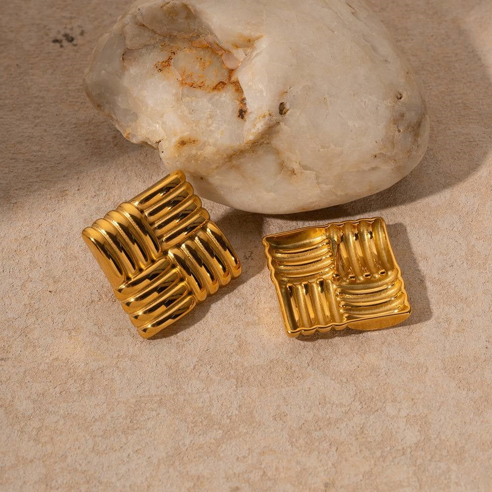 Quinn earring