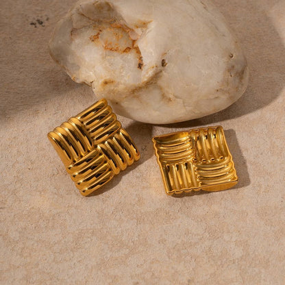 Quinn earring