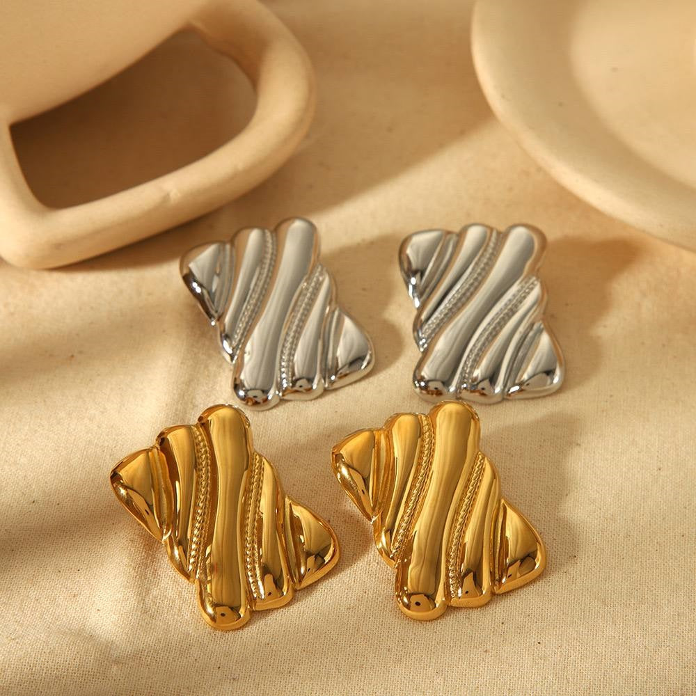 Lucy earring