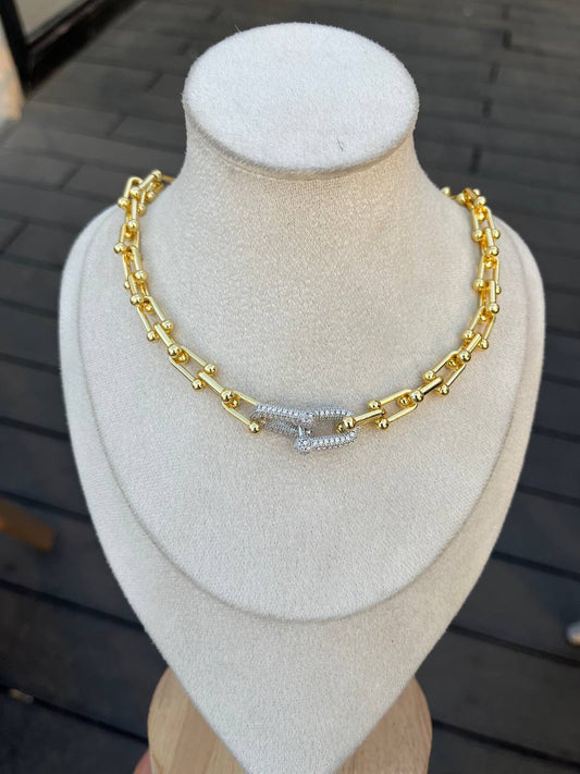 Esra Necklace
