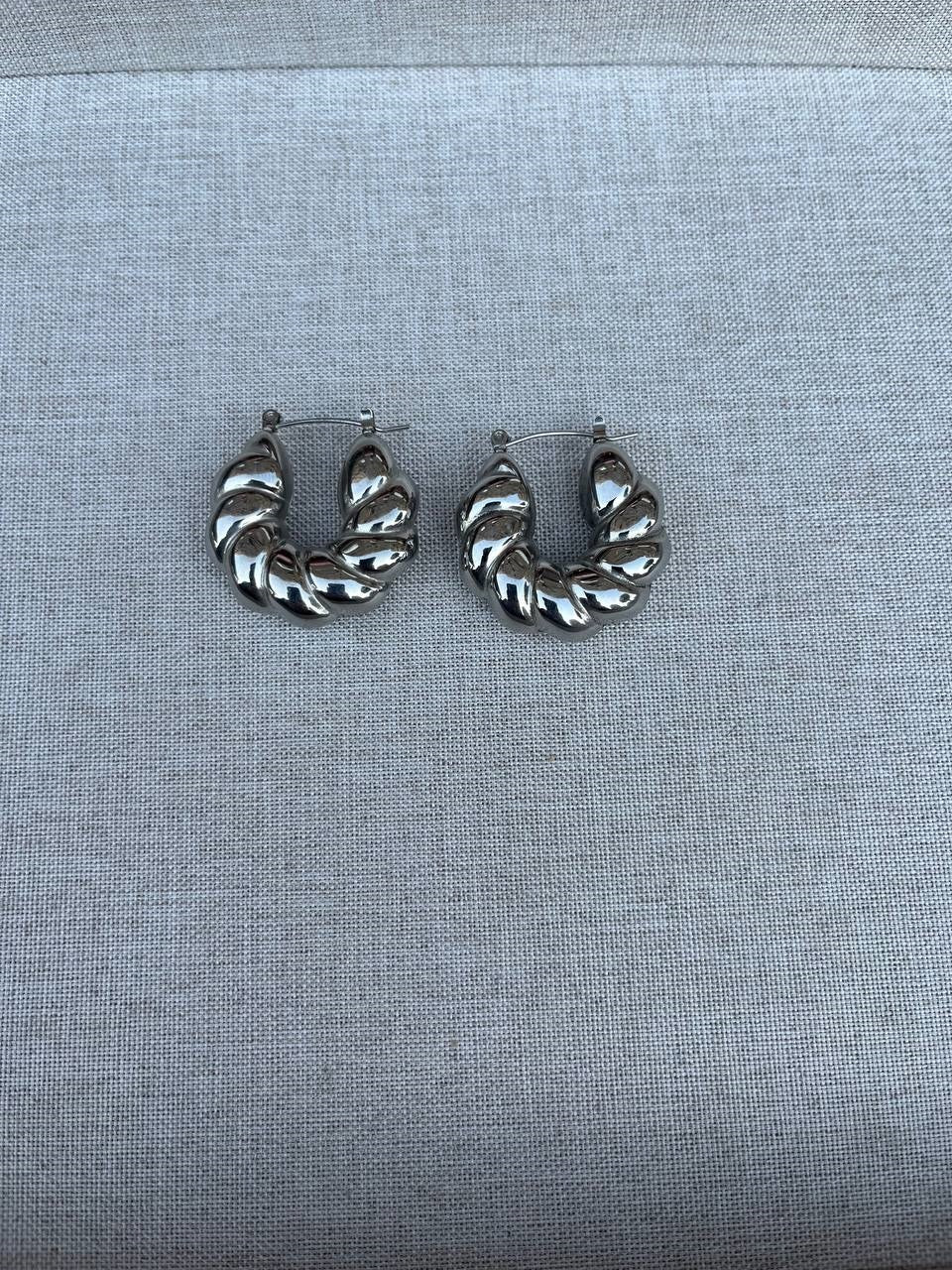 Heidi earring