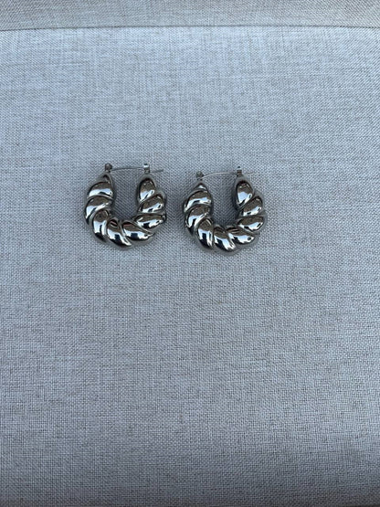 Heidi earring