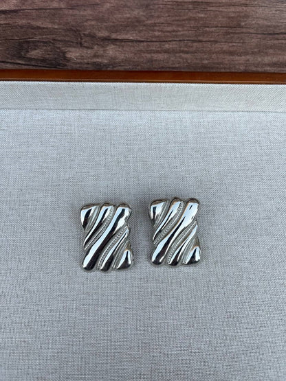 Louisa earring