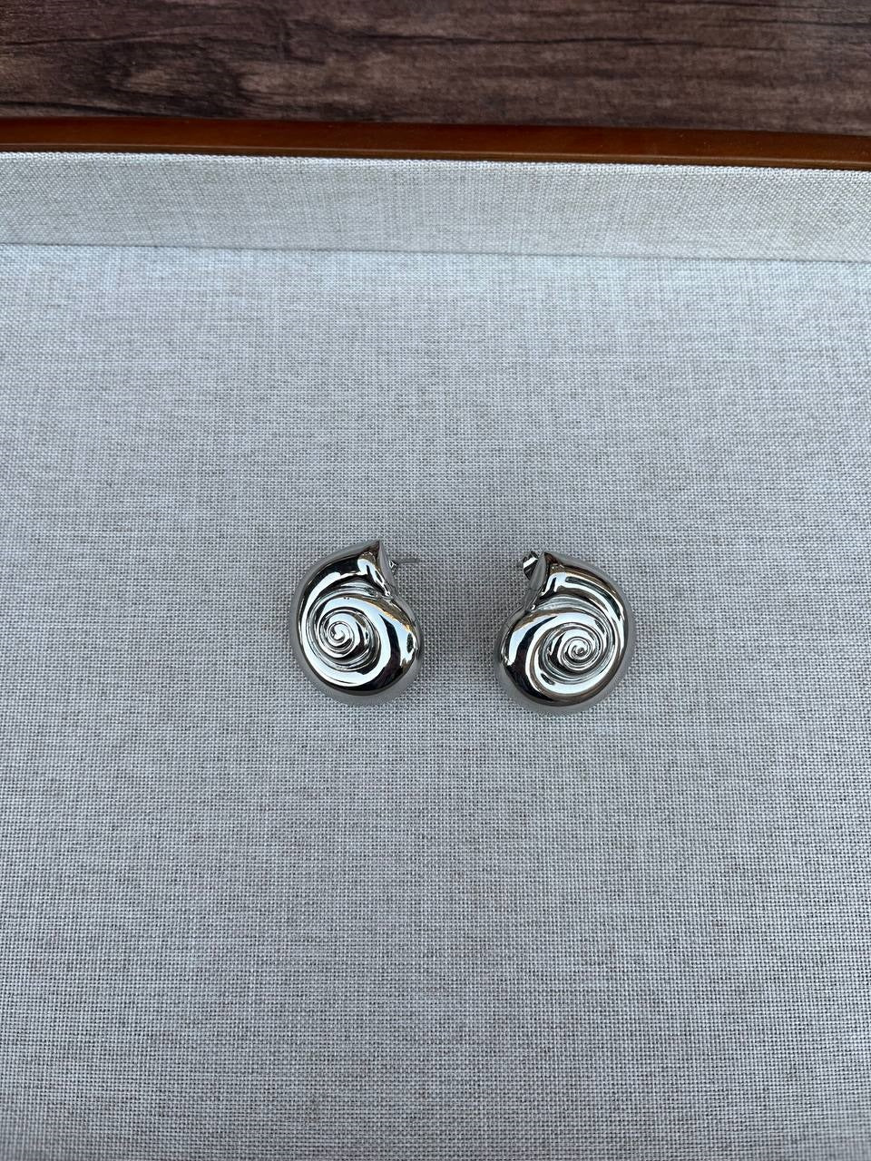 Vicki earring