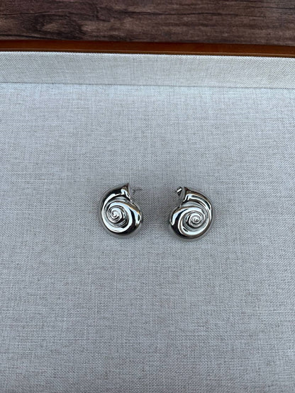 Vicki earring
