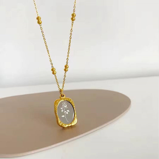 Flower necklace