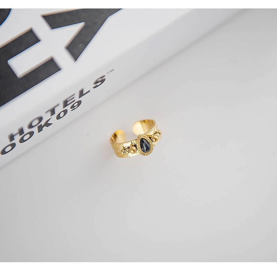 Zia Ring