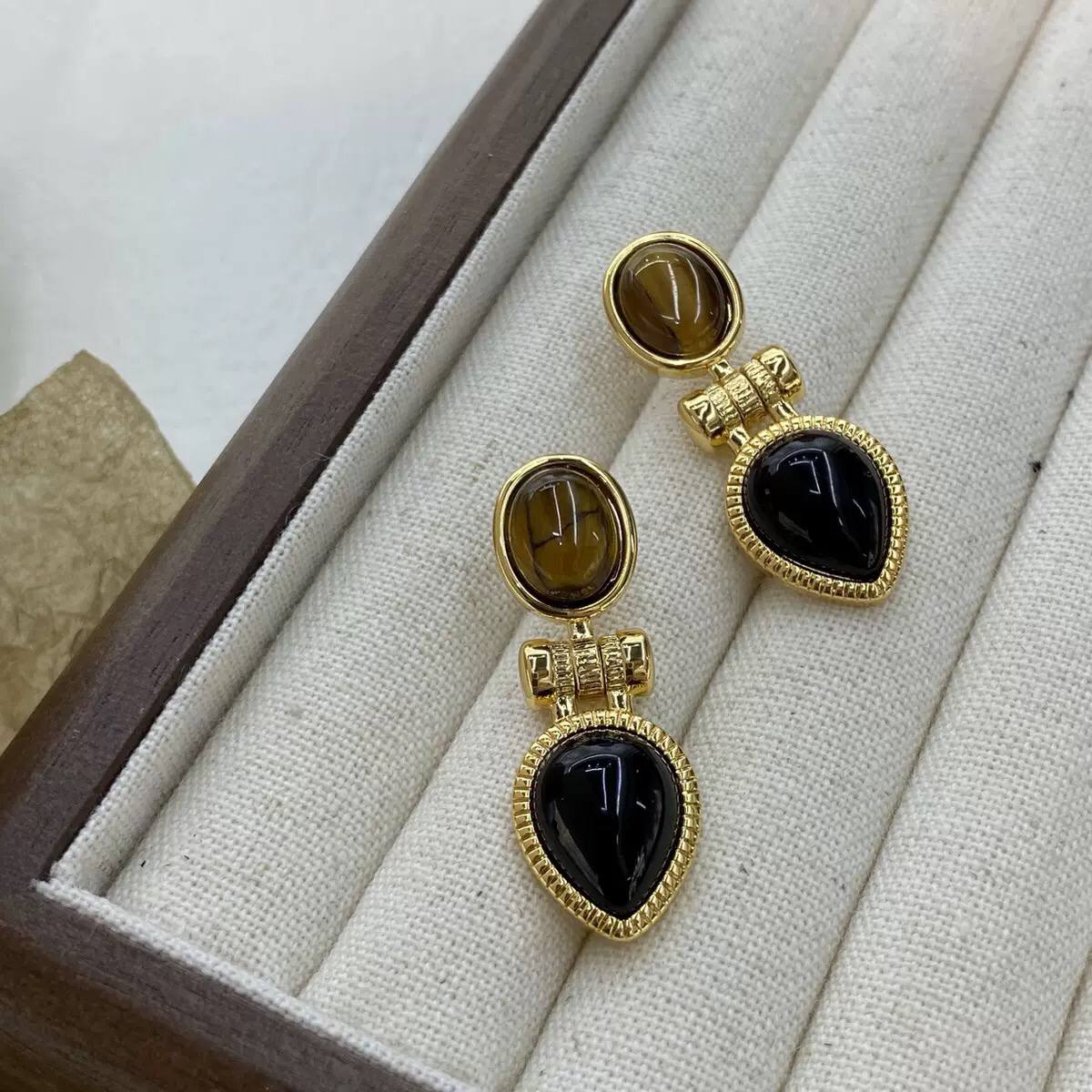 Vantage Earring