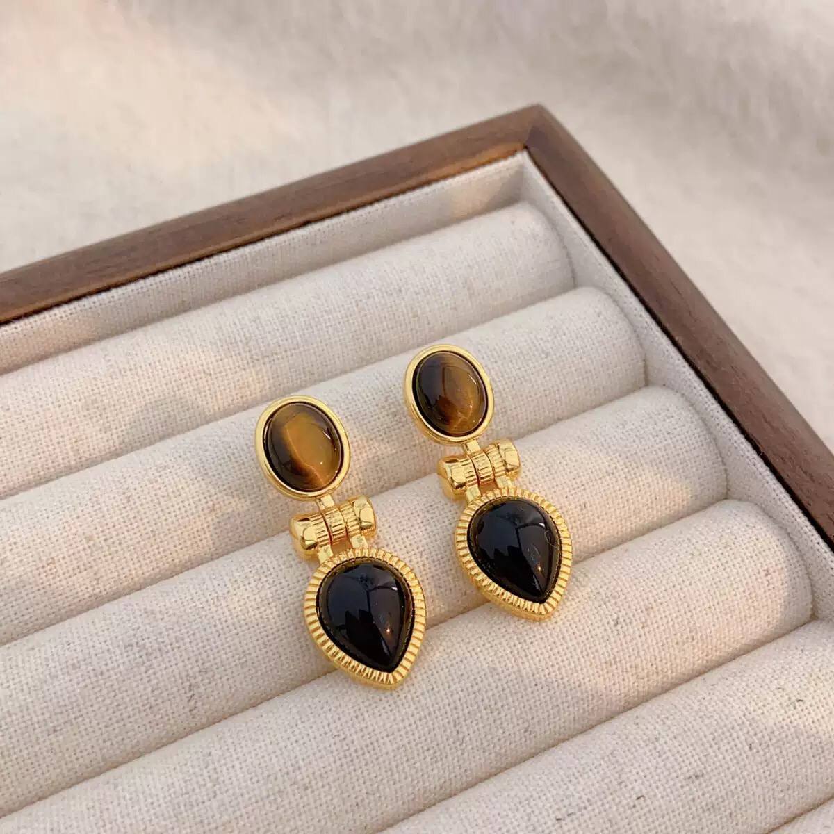 Vantage Earring