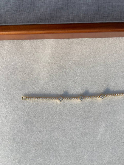 Van Bracelet